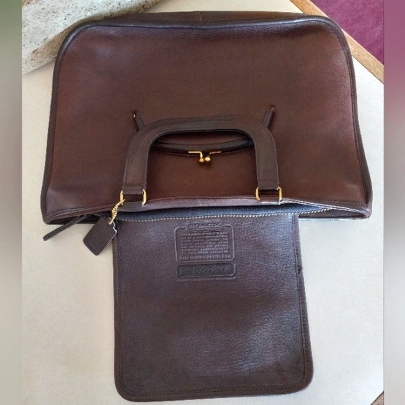 COACH BONNIE CASHIN "Watermelon Tote" Brown Leather Kiss Lock Bag, early 1970s. - Picture 14 of 14